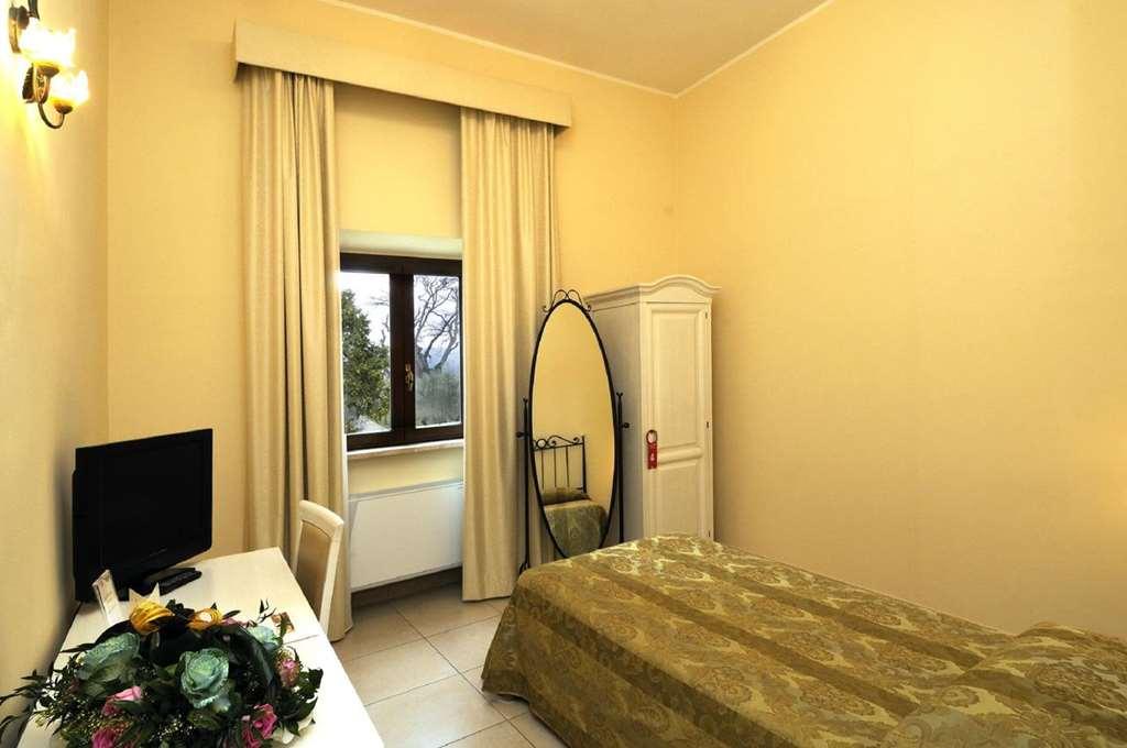Hotel Villa Fiorita Giulianova Habitación foto