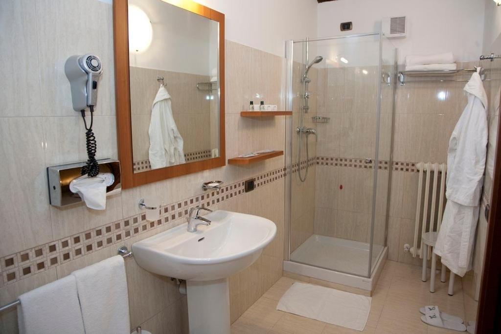 Hotel Villa Fiorita Giulianova Habitación foto